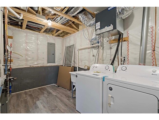 Building Photo - 7713 Lambert Cir NE