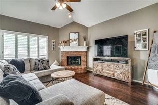 Building Photo - 1833 Melton Dr