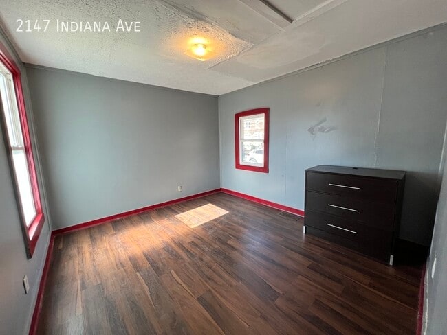 Building Photo - Huge 7 Bedroom 4 Bath Home Close To OSU Av...