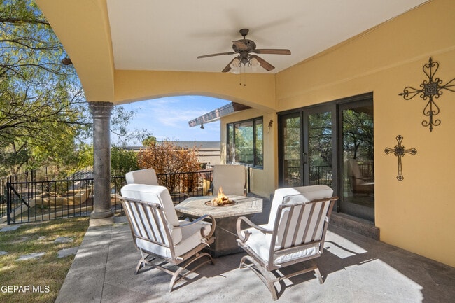 Building Photo - 6204 Pinehurst Dr