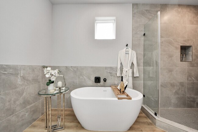 Building Photo - 5806 Francis Oak Ln