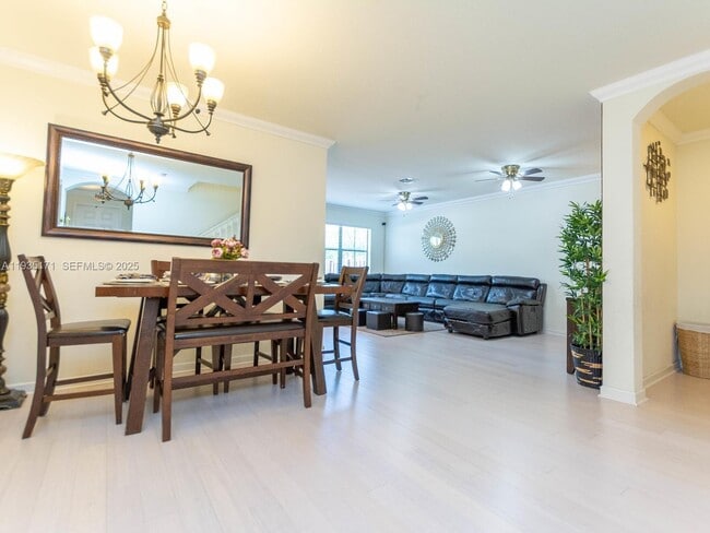 Building Photo - 12320 S Village Cir