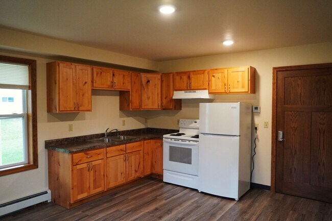 Building Photo - 1 Bedroom 1 Bath Apartment Available- All Utilities Included