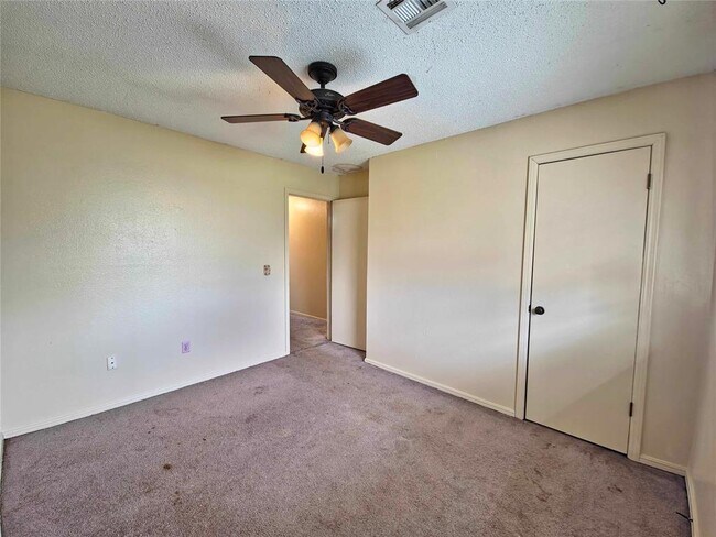 Building Photo - 13917 N Everest Ave