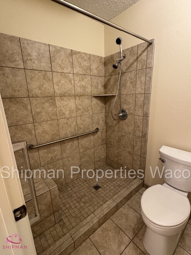 Building Photo - 919 La Porte Dr