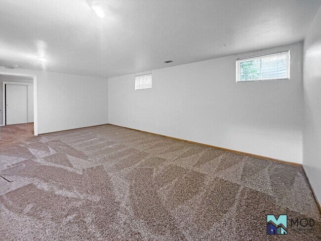 Building Photo - $0 DEPOSIT OPTION. CHARMING BRICK RANCH WI...