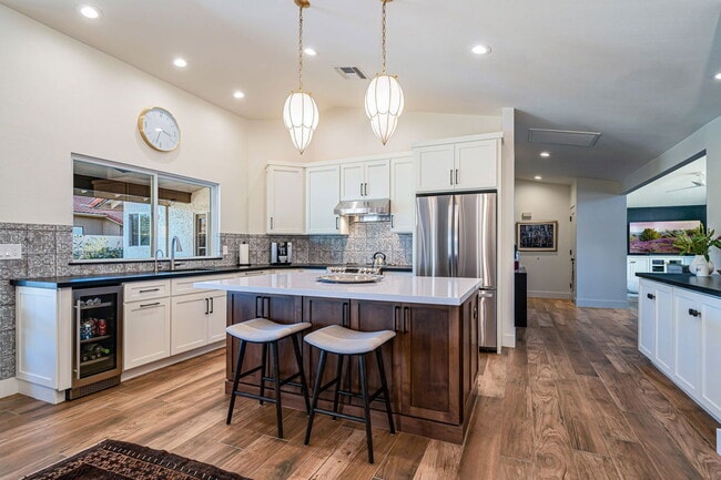 Building Photo - 10511 E Terra Dr