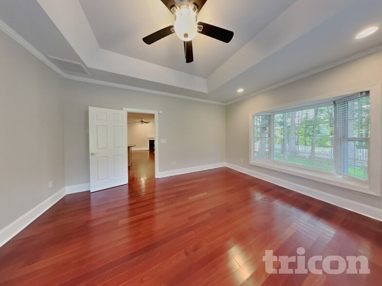 Building Photo - 1585 Deer Run Ct