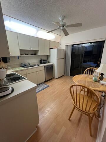 Building Photo - 8083 SE Villa Cir