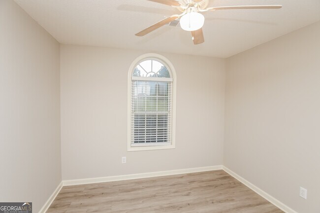 Building Photo - 360 Southern Trace Dr