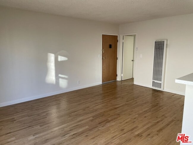 Building Photo - 1137 Wilcox Pl