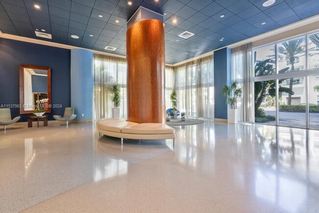 Lobby - 6365 Collins Ave