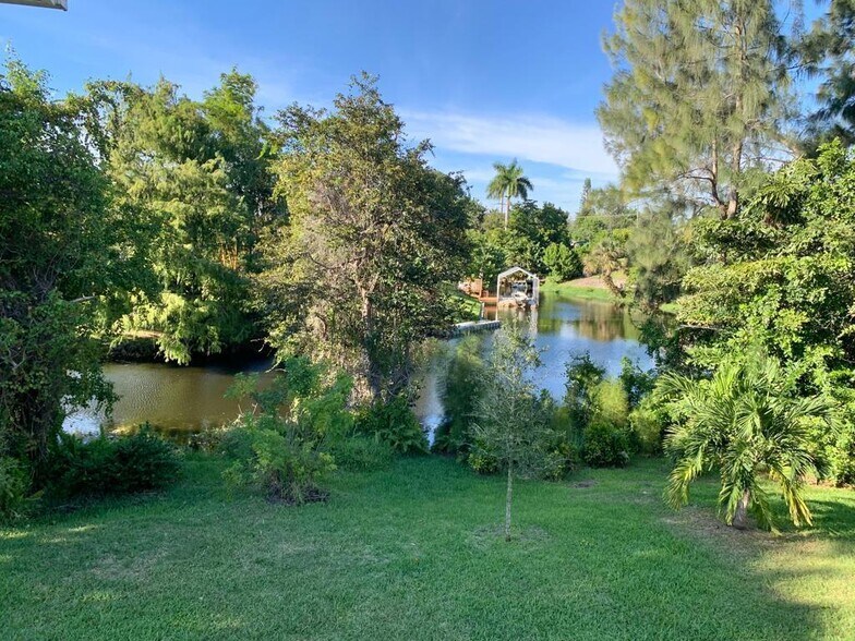 Building Photo - 815 W Boynton Beach Blvd