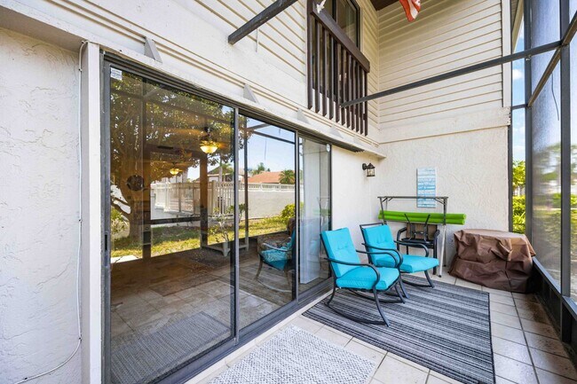 Building Photo - Seasonal or Annual 2 Bedroom, 2.5 Bathroom...