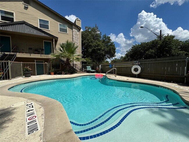 Building Photo - 6700 Cooper Ln