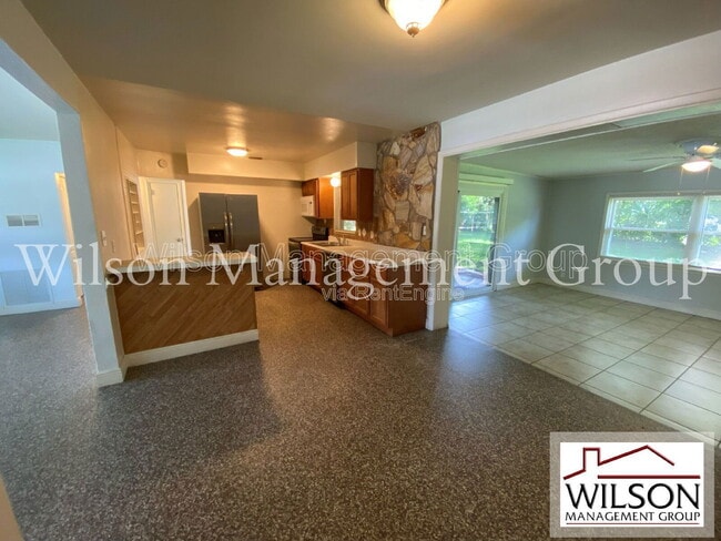 Building Photo - 2606 Aloma Ave