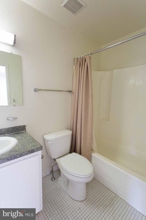 Building Photo - 2031 South St