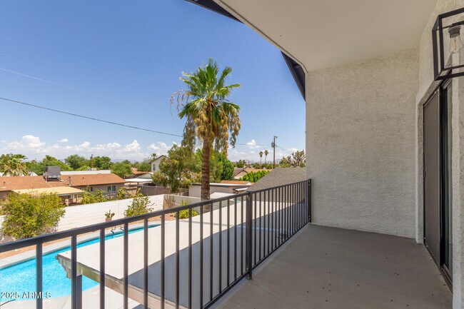 Building Photo - 2210 E Everett Dr