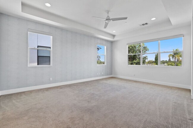 Building Photo - 1650 Murano Pl