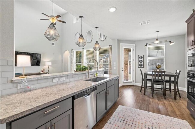 Building Photo - 2544 Granite Hill Dr