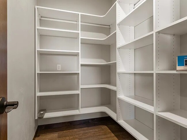 Building Photo - 1108 Craftsmen Ct