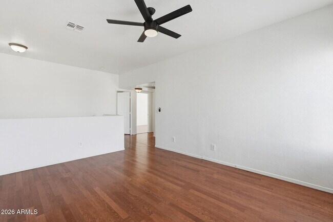 Building Photo - 1026 W Libra Dr
