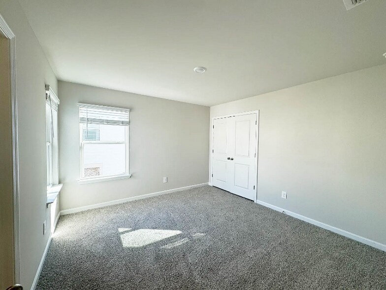 Building Photo - 4264 Holland Grv Rd