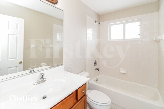Building Photo - 83 Bayberry Ln