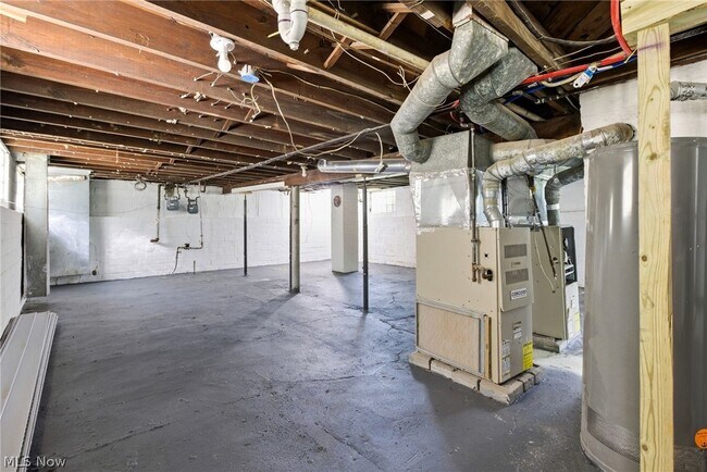 Building Photo - 1842 Colonnade Rd