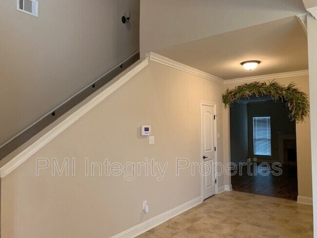 Building Photo - 315 Forest Grove Dr