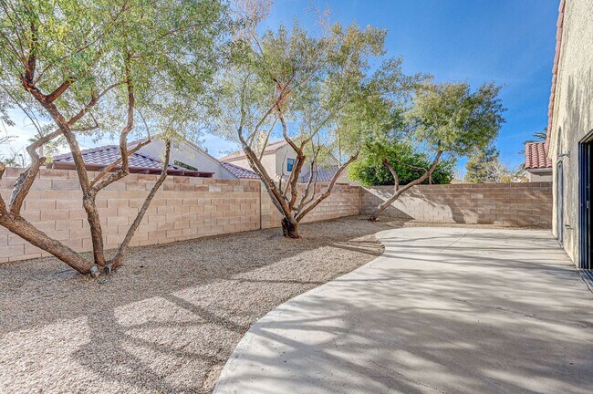 Building Photo - 3 bedroom single story in Henderson!