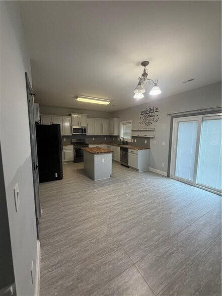 Building Photo - 3513 Aberdeen Way