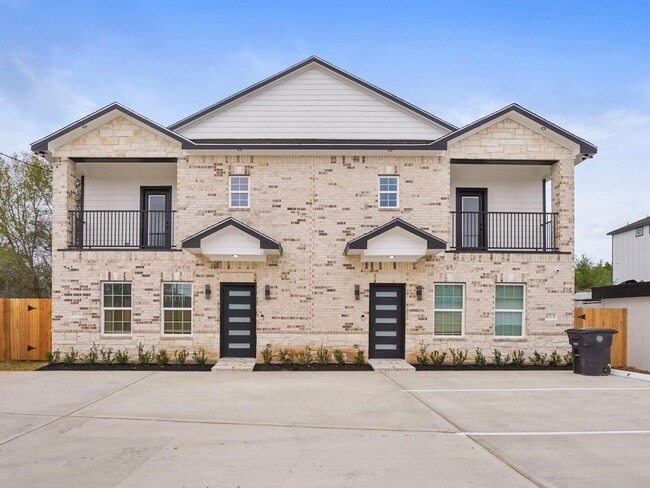 Building Photo - 4737 Reed Rd