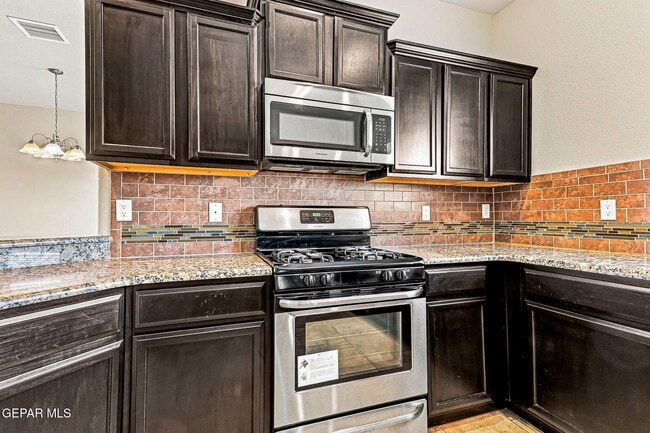 Building Photo - 7409 Dewberry Dr