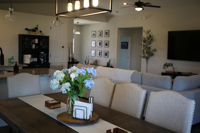 Building Photo - 6342 Red Pepper Dr