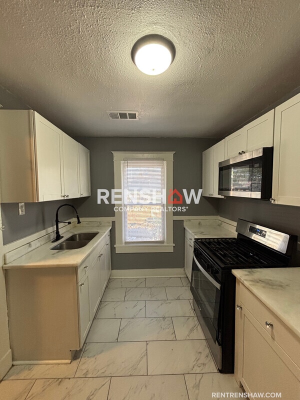 Building Photo - 3589 Faxon Ave