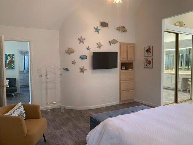 Master Bedroom - 7635 Draper Ave