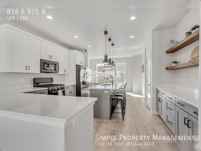 Building Photo - 816 E 975 N