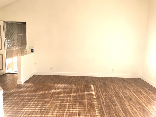 Building Photo - Garden Grove CONDO  - Available for Pre-le...