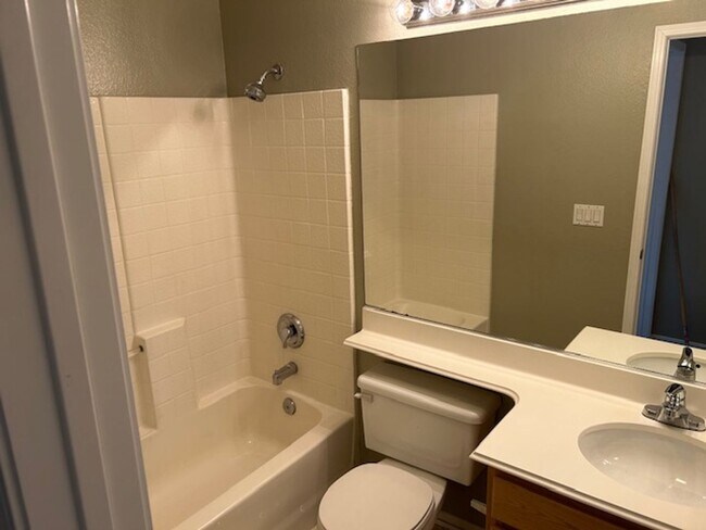 Building Photo - 32516 Guevara Dr
