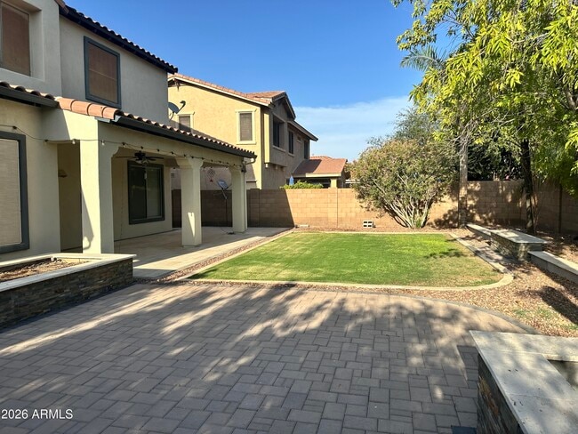 Building Photo - 419 W Balsam Dr