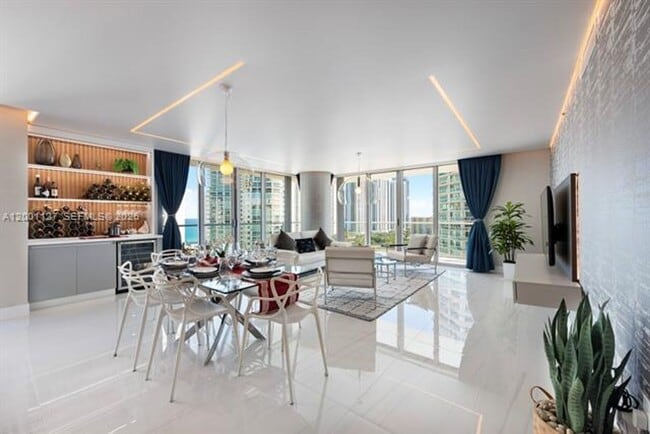 Building Photo - 300 Sunny Isles Blvd