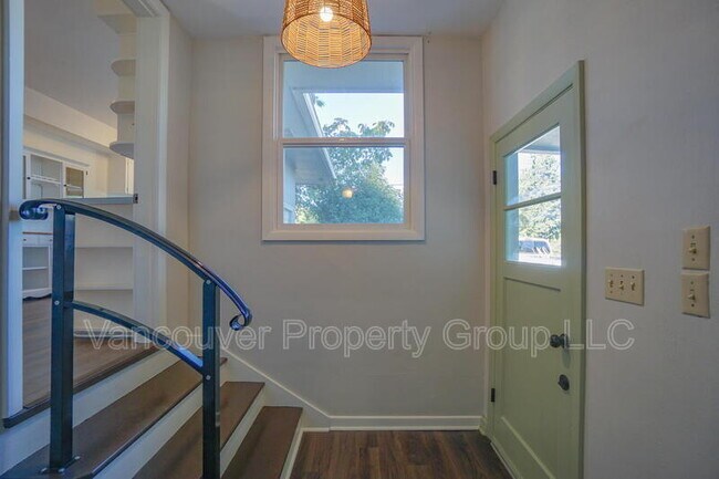 Building Photo - 8709 NE 63rd St