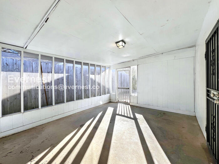 Building Photo - 4146 Rhodes Ave