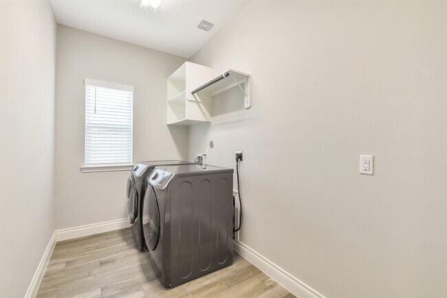 Building Photo - 19827 Bronze Spur Ct