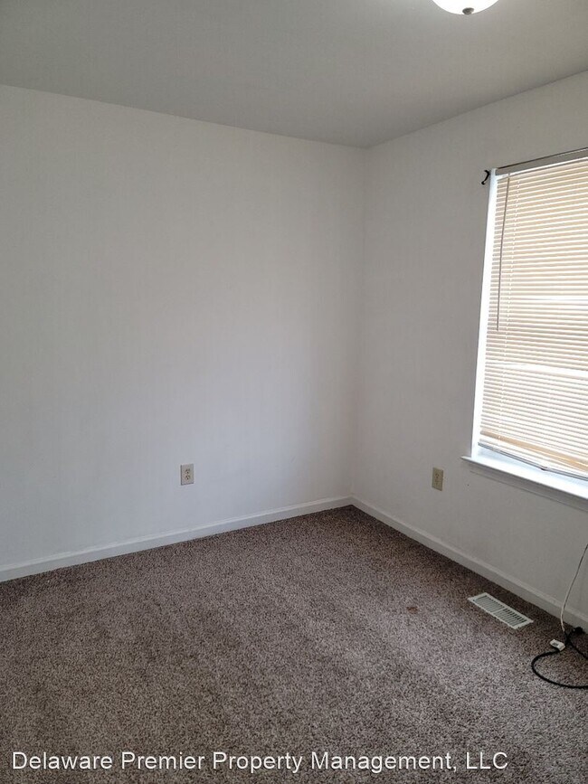 Building Photo - 3 br, 1 bath House - 1209 N Claymont St