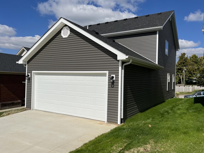 Building Photo - 309 Gallahadion Ct