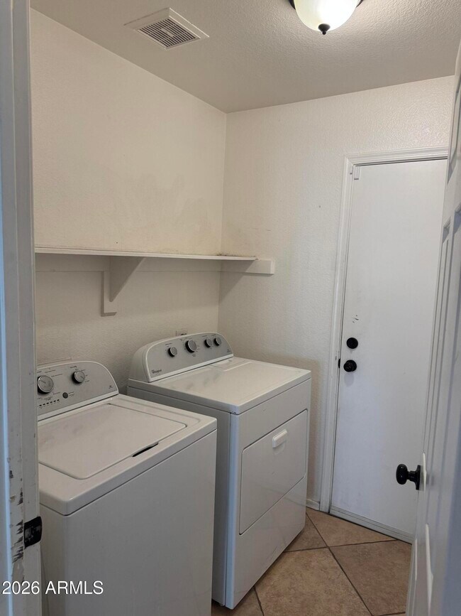 Building Photo - 4230 E Saltsage Dr