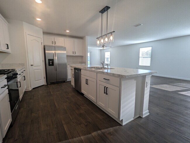 Building Photo - This is for an 18mo LEASE!! ENTRADA SUBDIV...