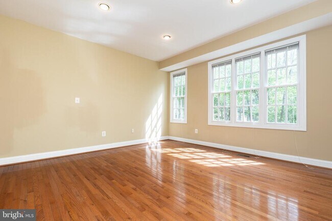 Building Photo - 13039 Glen Mill Rd